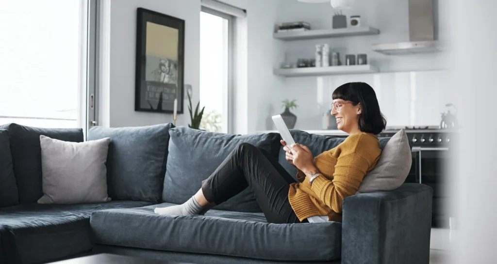 1Getty Image_Investor on sofa